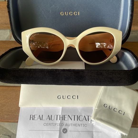 Gucci Accessories - Gucci Ivory NIB 😎 sunglasses